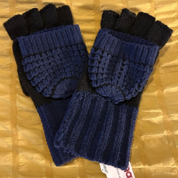 None Accessories - BRAND NEW WITH TAGS Convertible Mittens